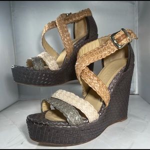ADORABLE TWINSET by Simona Barbieri Wedges (sz 38)